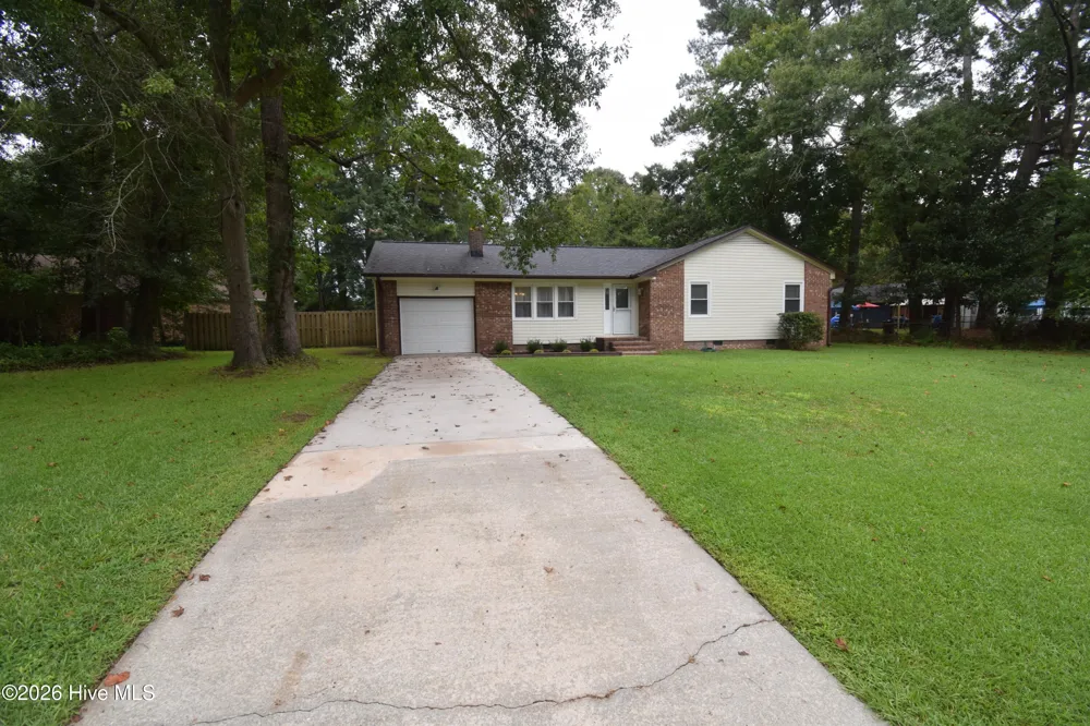 1005 Stillwood Circle Jacksonville, NC 28540