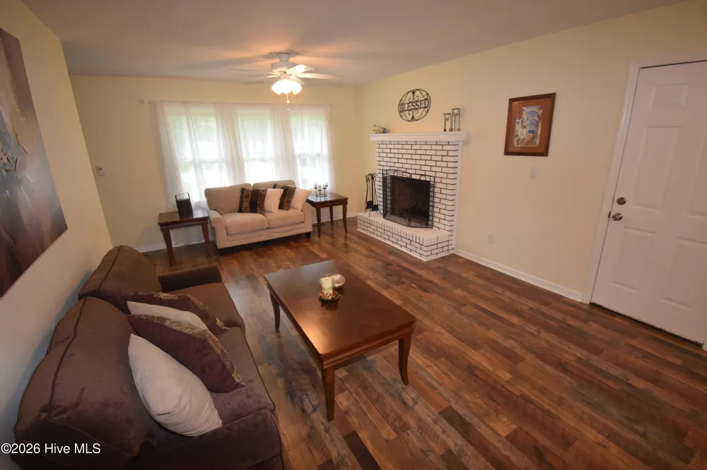 1005 Stillwood Circle Jacksonville, NC 28540