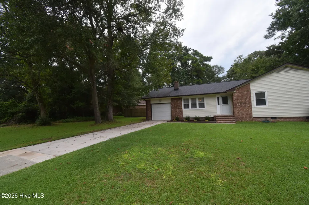 1005 Stillwood Circle Jacksonville, NC 28540