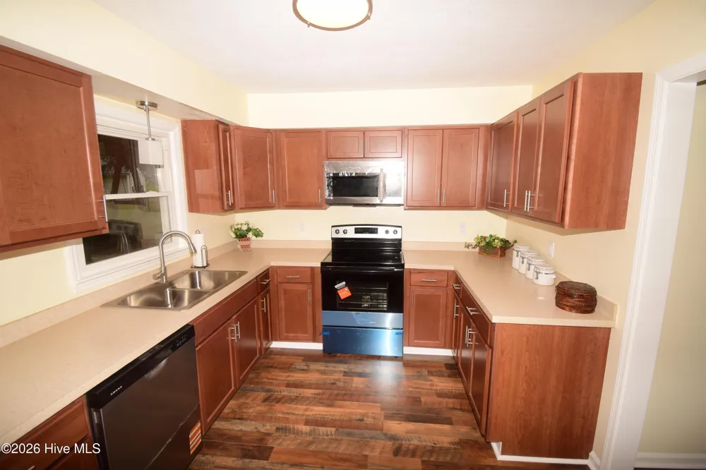 1005 Stillwood Circle Jacksonville, NC 28540