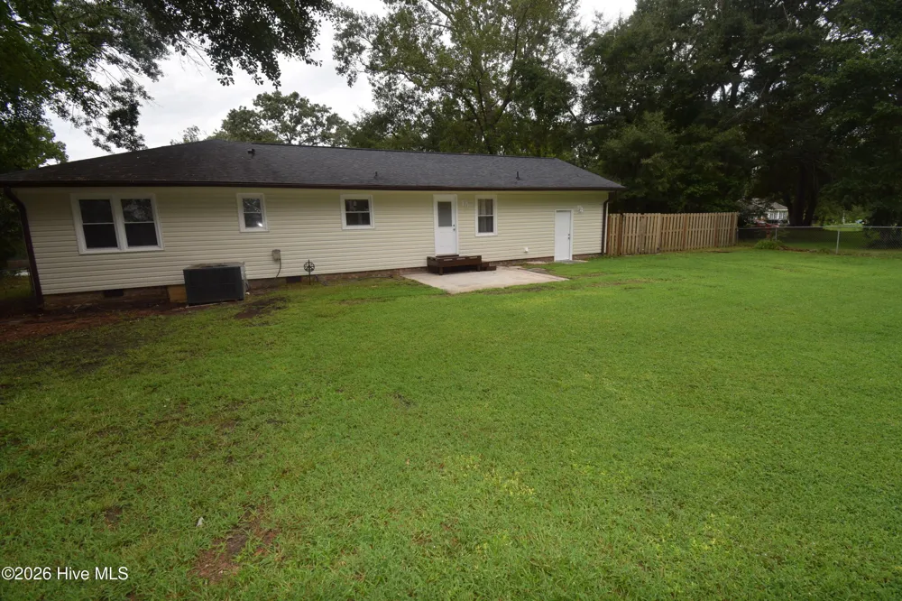 1005 Stillwood Circle Jacksonville, NC 28540