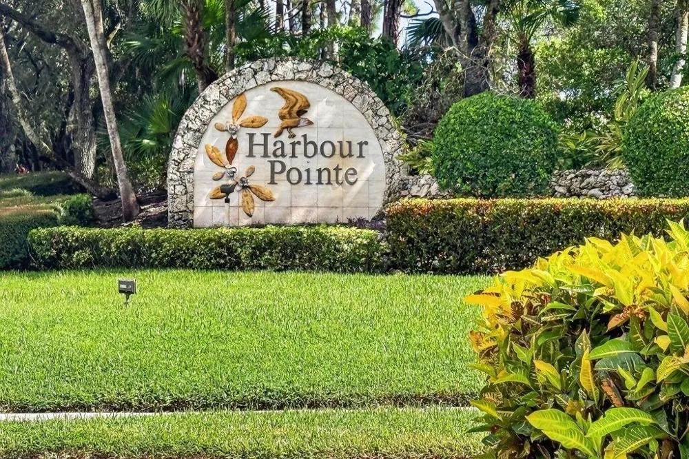 913 SW LIGHTHOUSE DRIVE Palm City, FL 34990