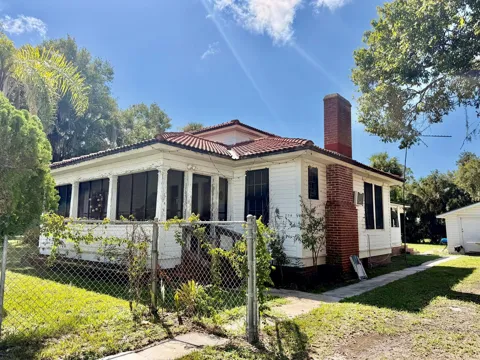 202 SE 4TH STREET