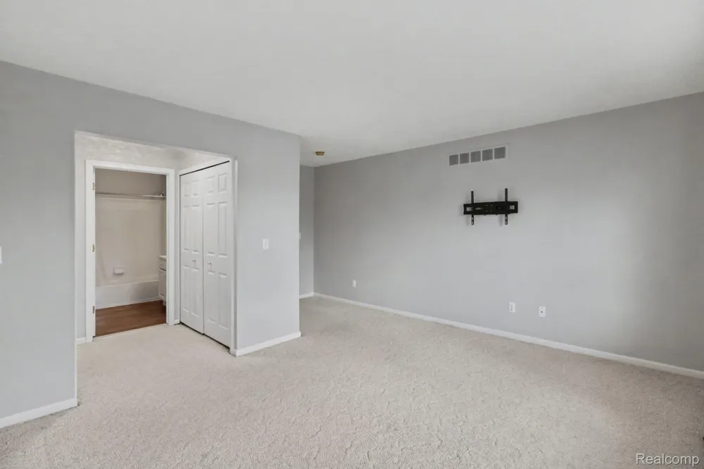 6396 Heron Park Way Independence Charter Township, MI 48346