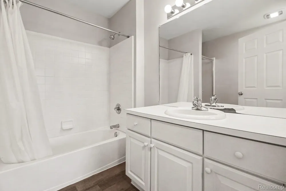 6396 Heron Park Way Independence Charter Township, MI 48346