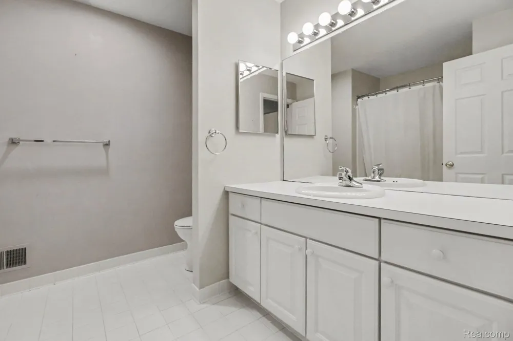 6396 Heron Park Way Independence Charter Township, MI 48346