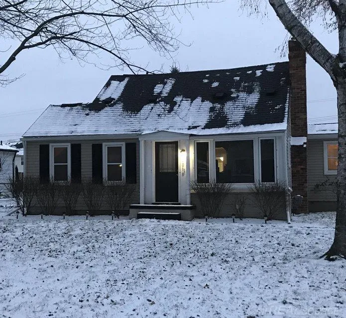 2010 Van Courtland Drive Troy City, MI 48083