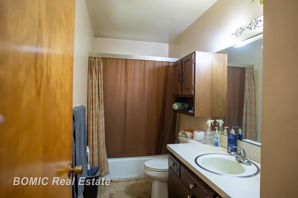 11220 Langdon Drive Vienna Charter Township, MI 48420
