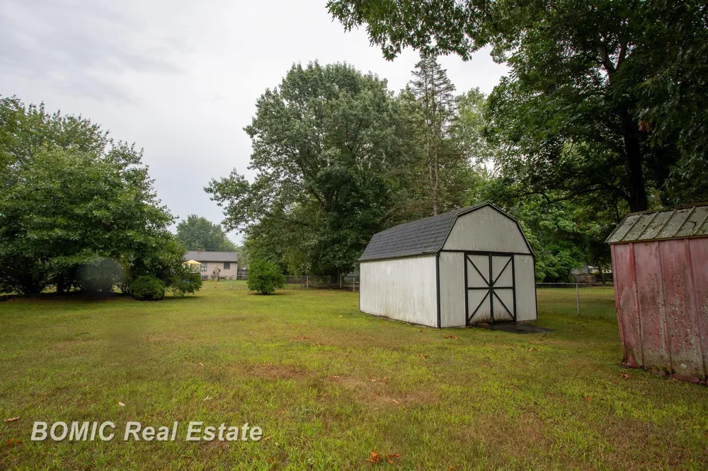 11220 Langdon Drive Vienna Charter Township, MI 48420