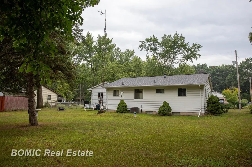 11220 Langdon Drive Vienna Charter Township, MI 48420