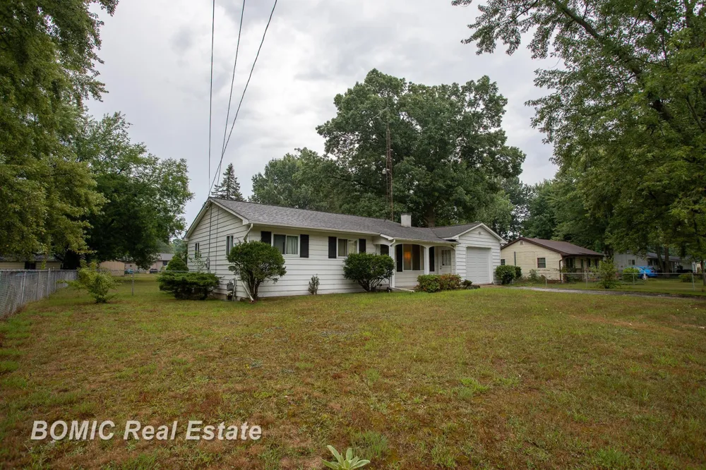 11220 Langdon Drive Vienna Charter Township, MI 48420