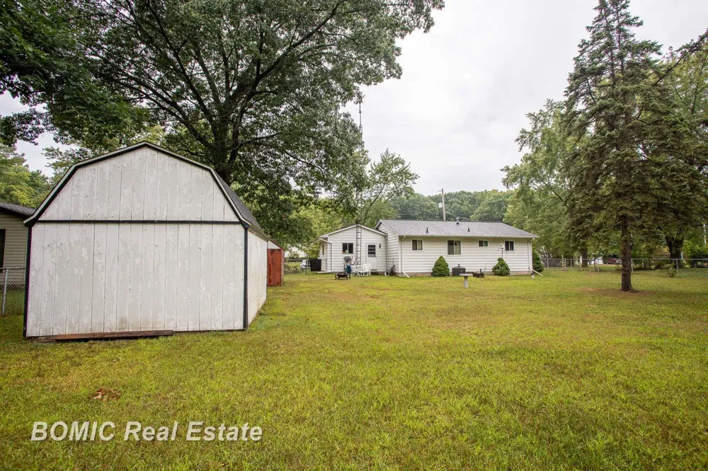 11220 Langdon Drive Vienna Charter Township, MI 48420
