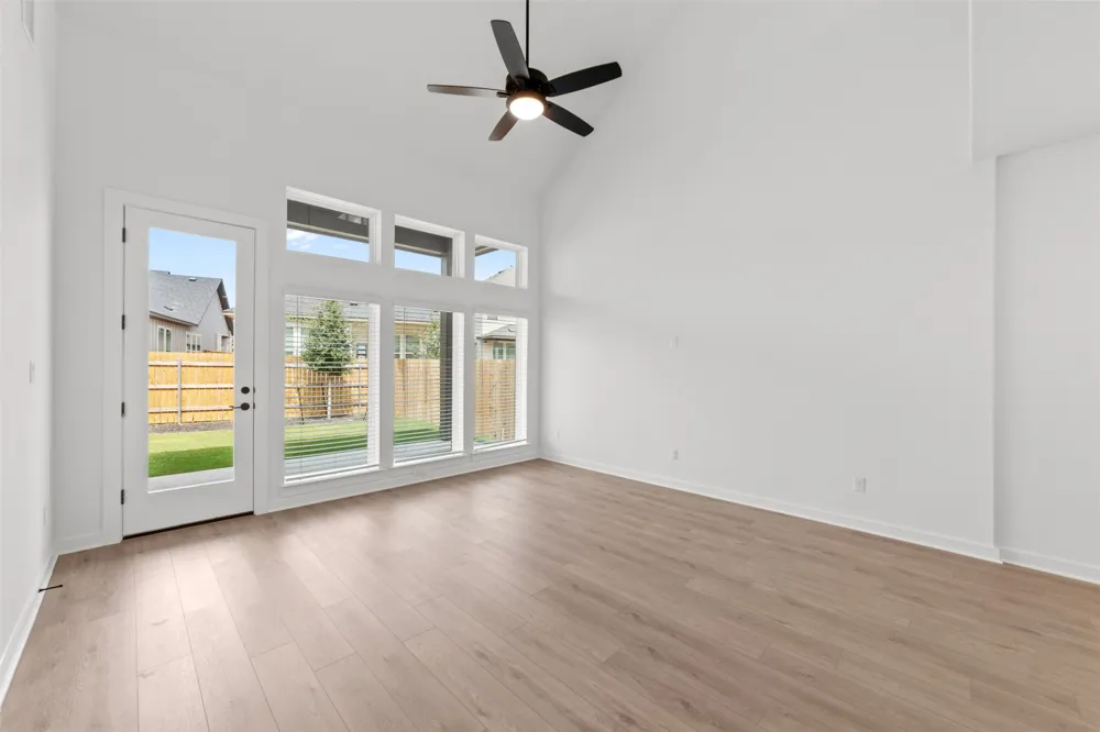 1129 Roger Hanks Parkway Dripping Springs, TX 78620
