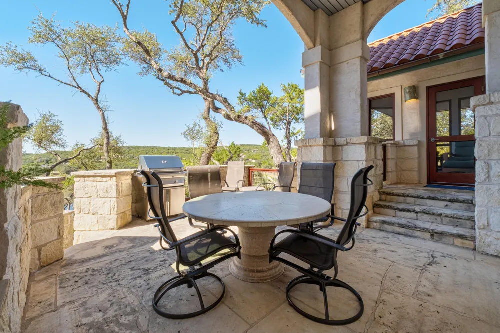 19905 Angel Bay Drive Spicewood, TX 78669