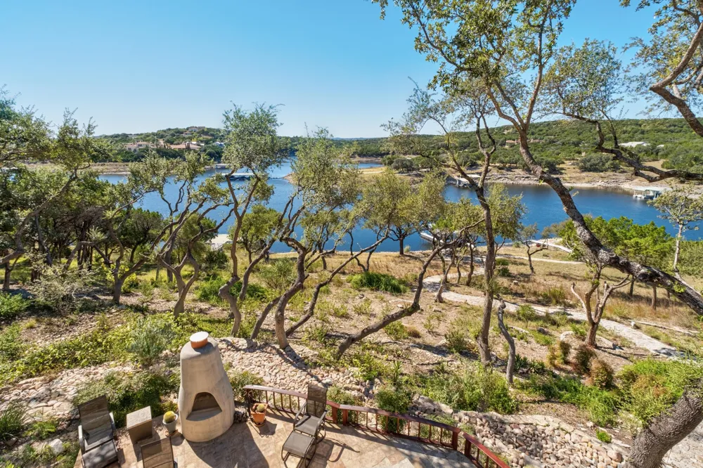19905 Angel Bay Drive Spicewood, TX 78669