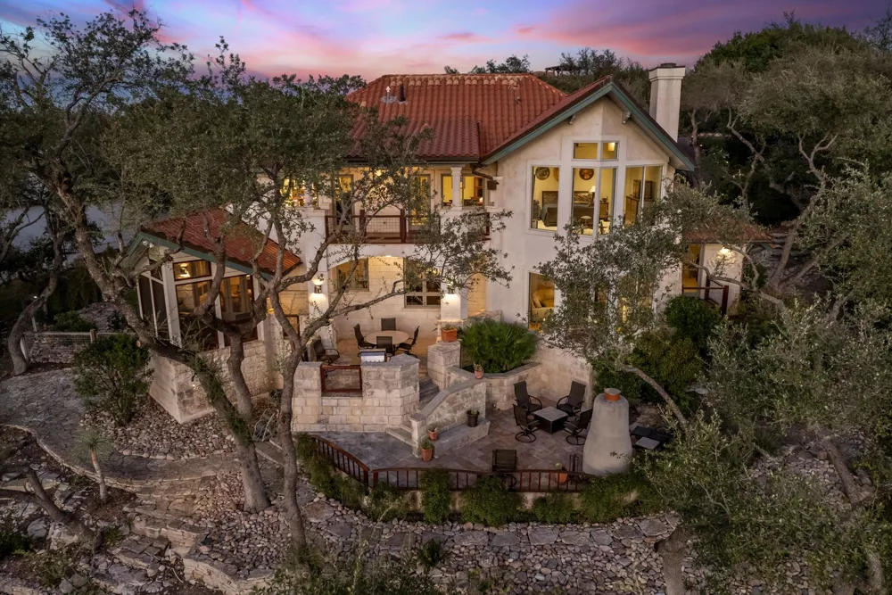 19905 Angel Bay Drive Spicewood, TX 78669