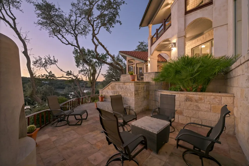 19905 Angel Bay Drive Spicewood, TX 78669