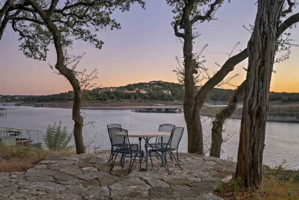 19905 Angel Bay Drive Spicewood, TX 78669