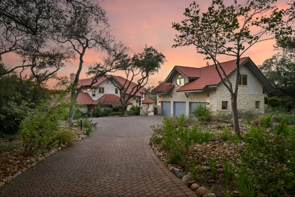 19905 Angel Bay Drive Spicewood, TX 78669