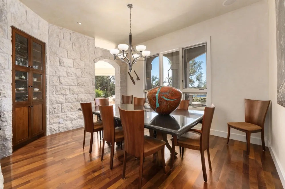 19905 Angel Bay Drive Spicewood, TX 78669
