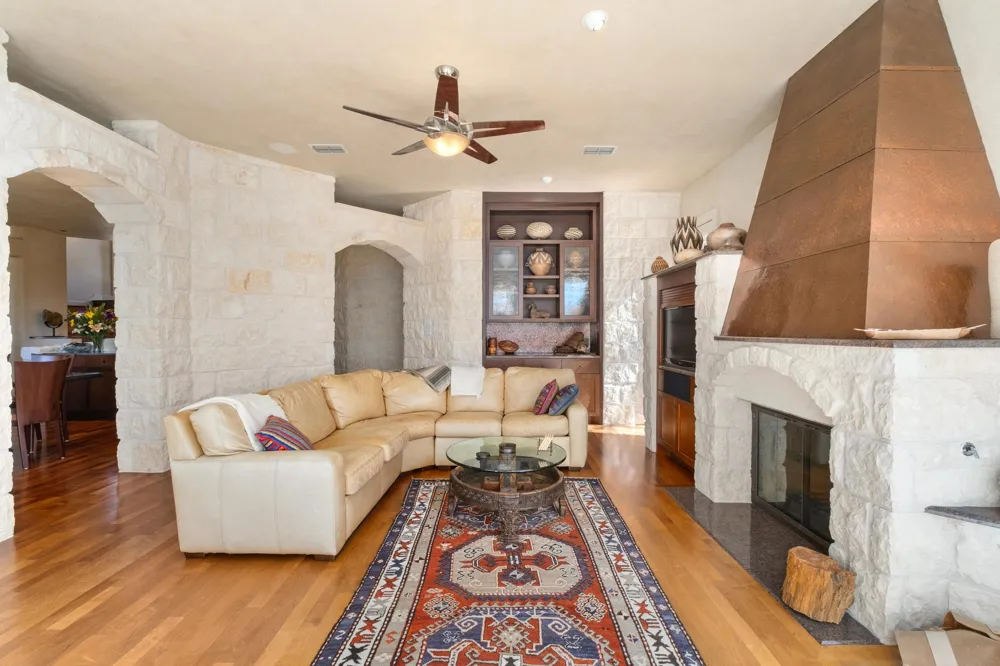 19905 Angel Bay Drive Spicewood, TX 78669