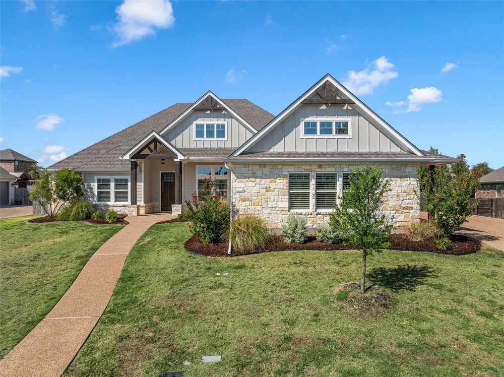 324 Stone Manor Drive McGregor, TX 76657