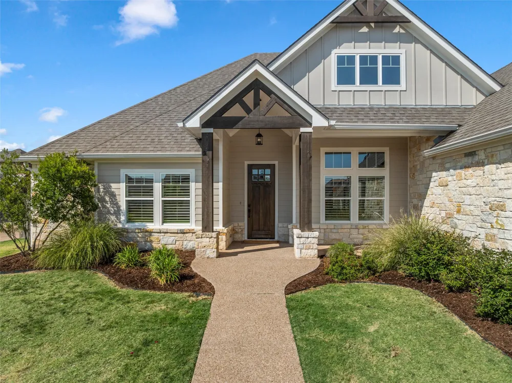324 Stone Manor Drive McGregor, TX 76657