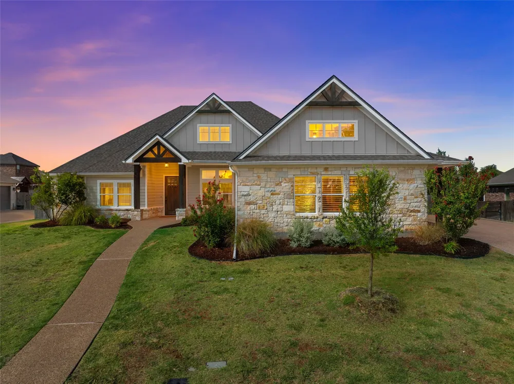 324 Stone Manor Drive McGregor, TX 76657