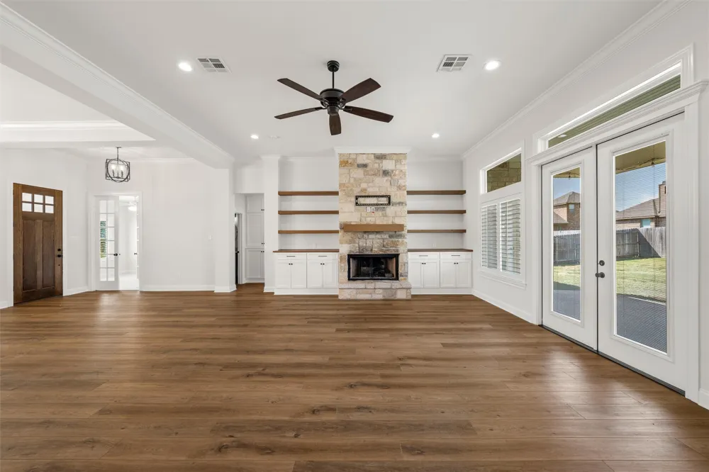 324 Stone Manor Drive McGregor, TX 76657