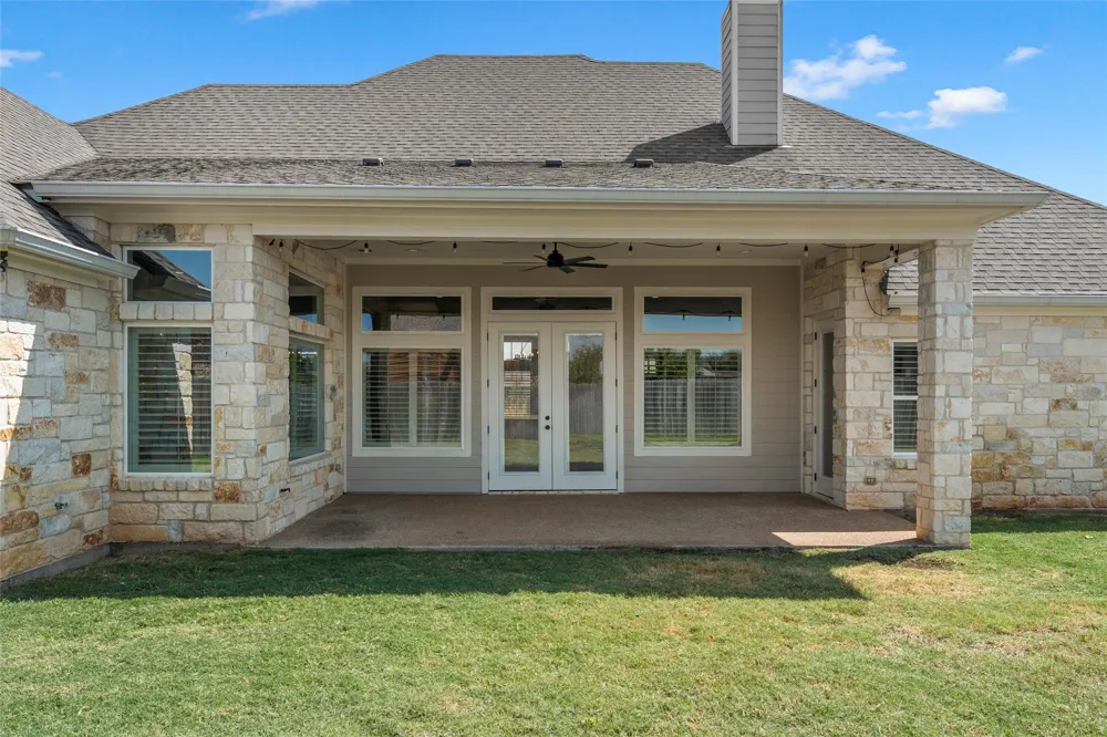 324 Stone Manor Drive McGregor, TX 76657