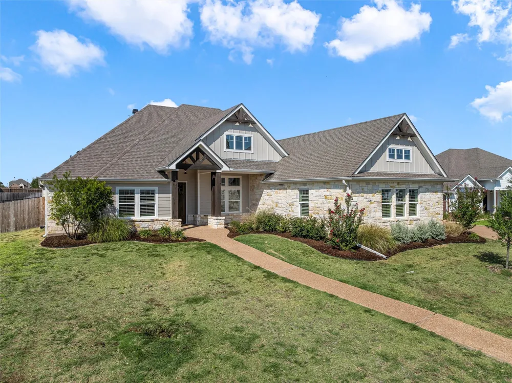 324 Stone Manor Drive McGregor, TX 76657