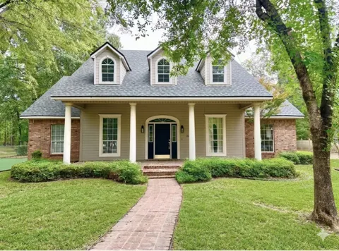 2804 Cypress Village Drive