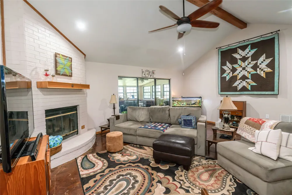 517 E Locust Street Nocona, TX 76255