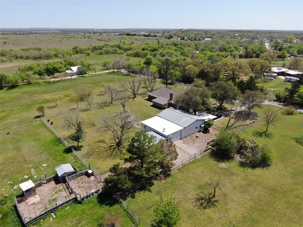 517 E Locust Street Nocona, TX 76255