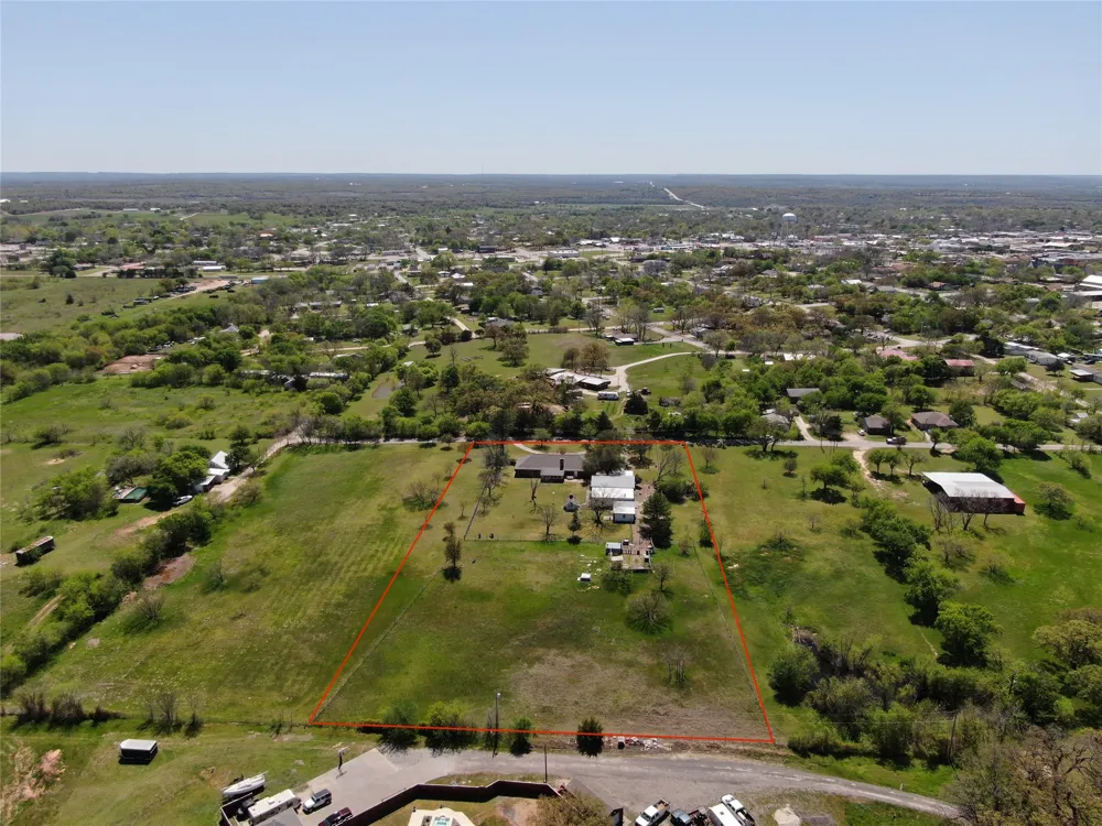 517 E Locust Street Nocona, TX 76255
