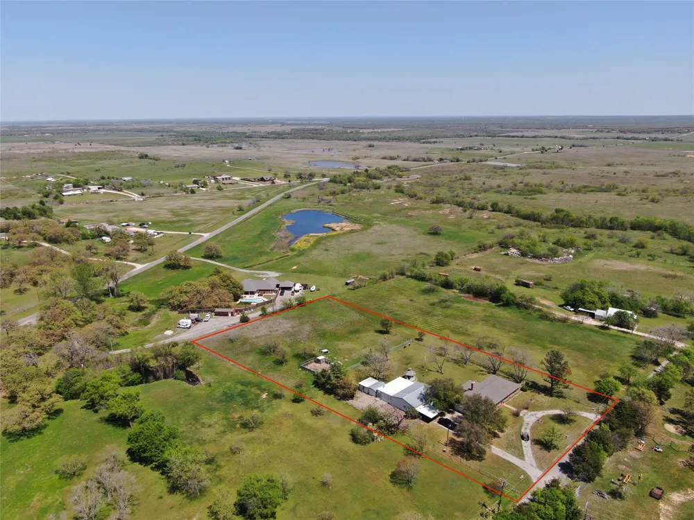 517 E Locust Street Nocona, TX 76255