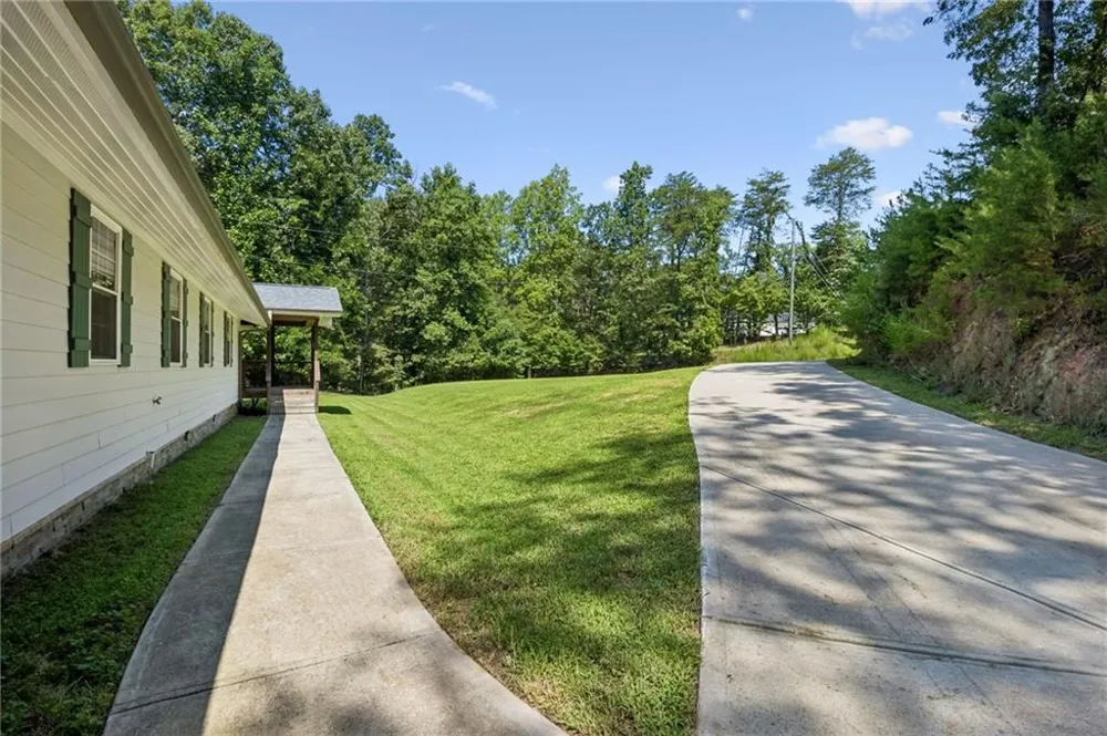6113 Grant Ford Road Gainesville, GA 30506