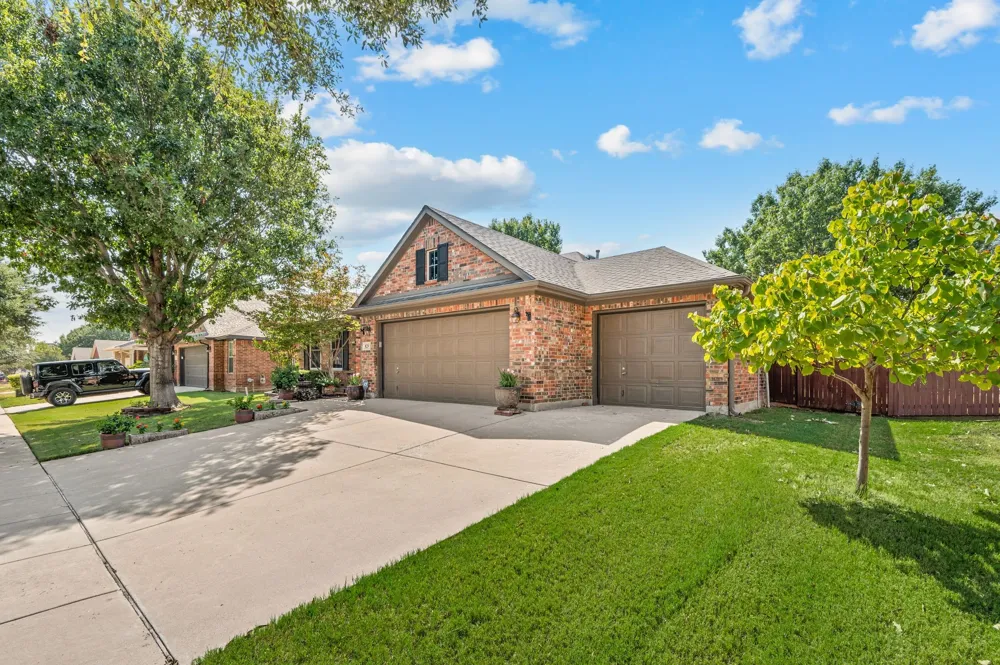 829 Sequoia Way Saginaw, TX 76131