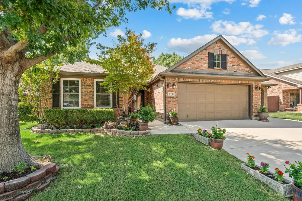 829 Sequoia Way Saginaw, TX 76131