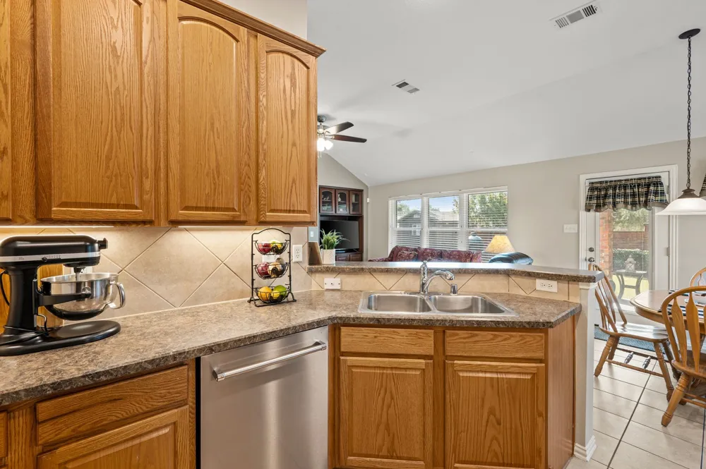 829 Sequoia Way Saginaw, TX 76131