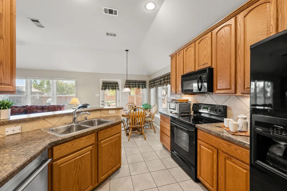 829 Sequoia Way Saginaw, TX 76131