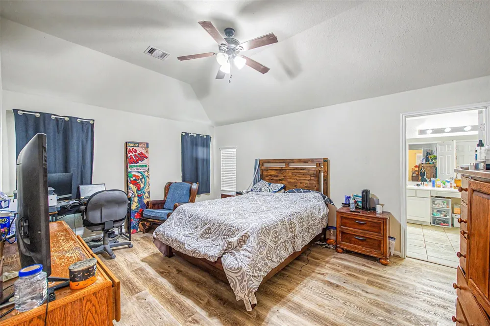 5006 Forest Hurst Glen Spring, TX 77373