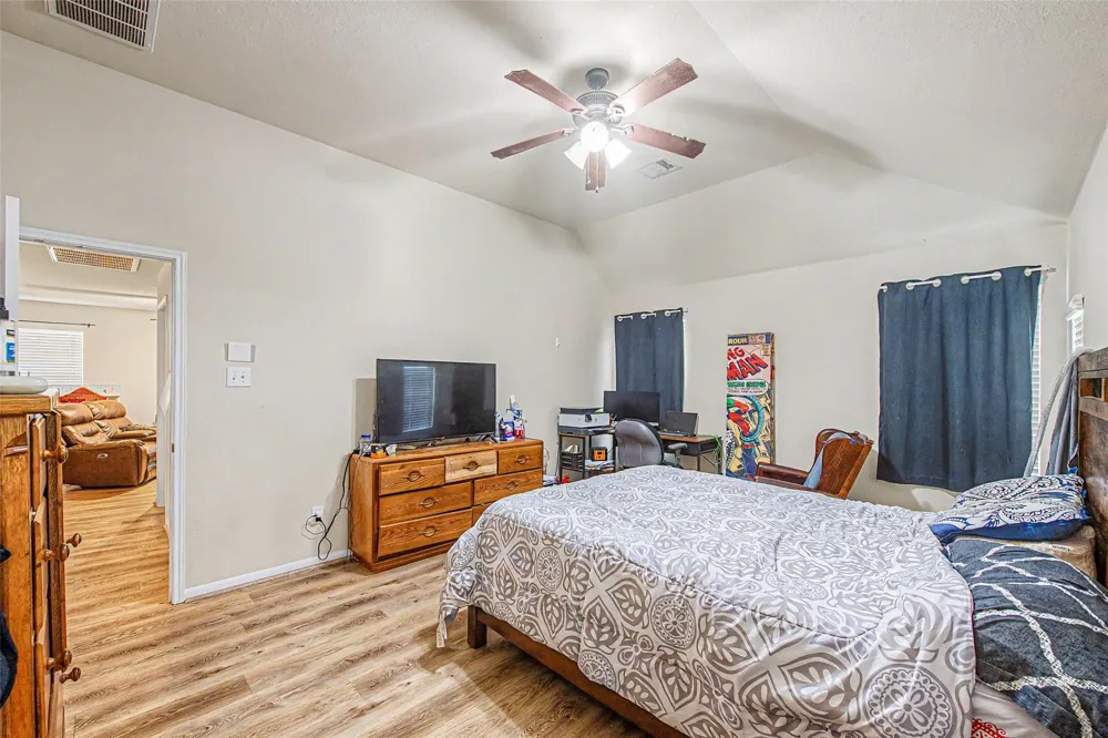 5006 Forest Hurst Glen Spring, TX 77373