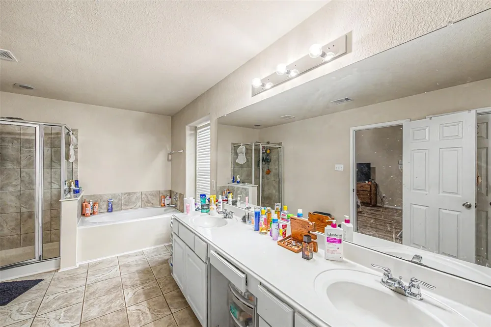 5006 Forest Hurst Glen Spring, TX 77373