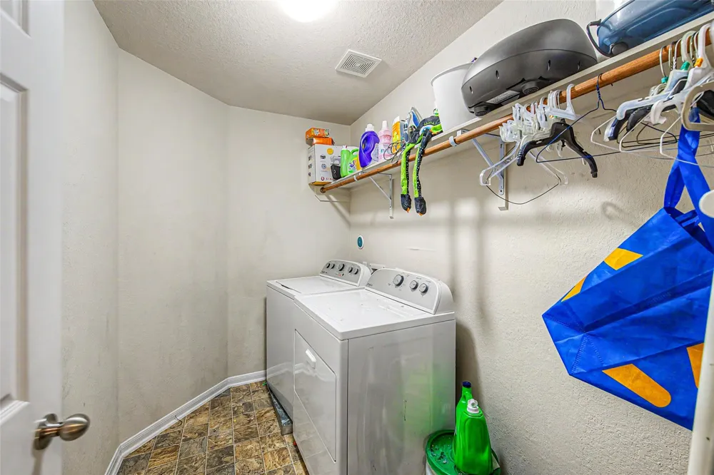 5006 Forest Hurst Glen Spring, TX 77373