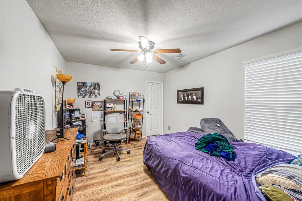 5006 Forest Hurst Glen Spring, TX 77373