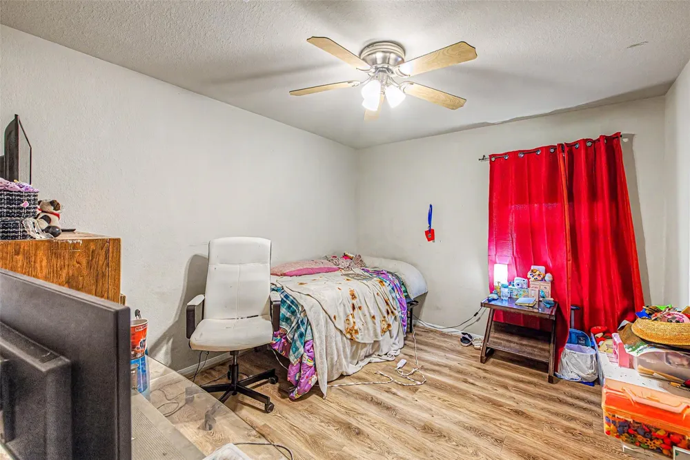 5006 Forest Hurst Glen Spring, TX 77373