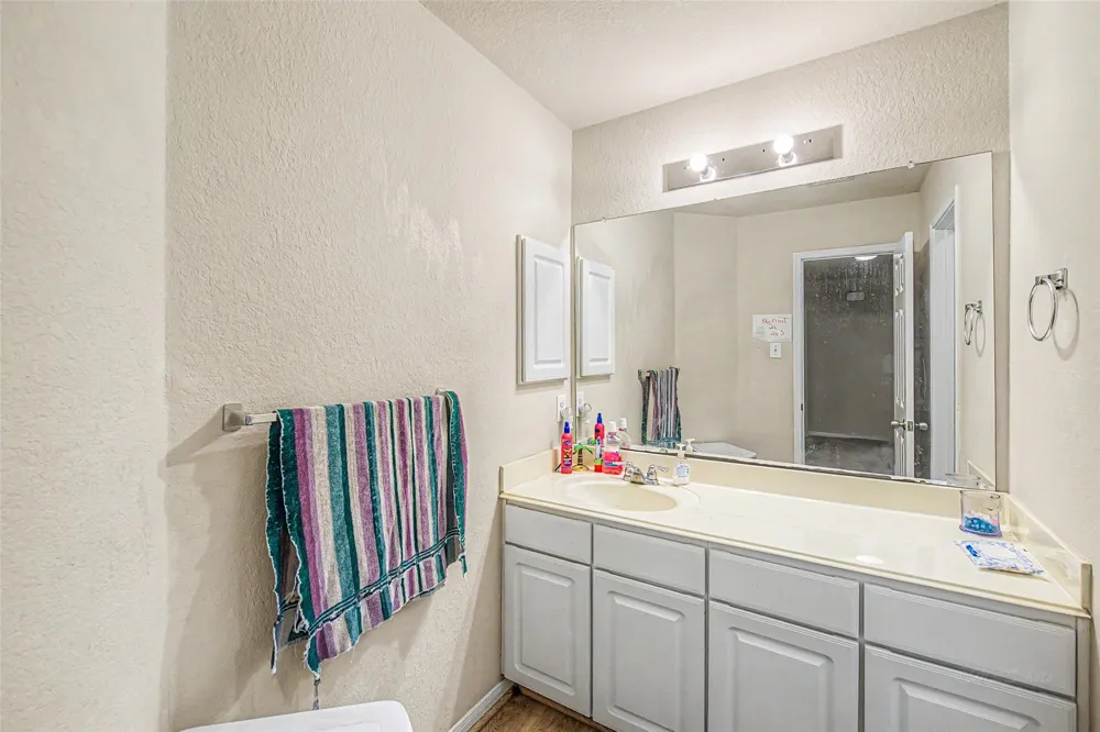5006 Forest Hurst Glen Spring, TX 77373