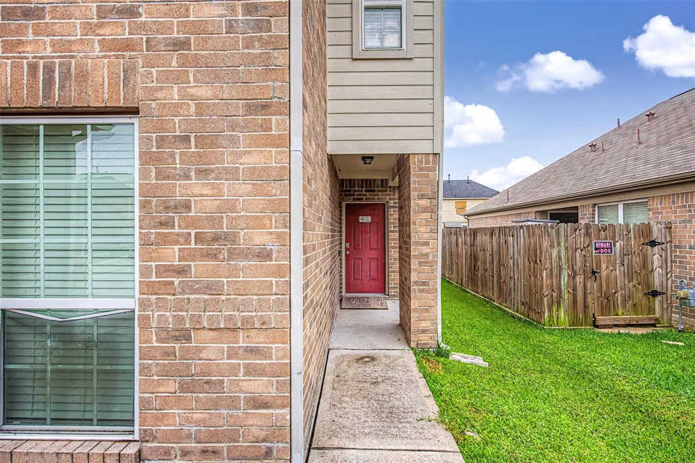5006 Forest Hurst Glen Spring, TX 77373