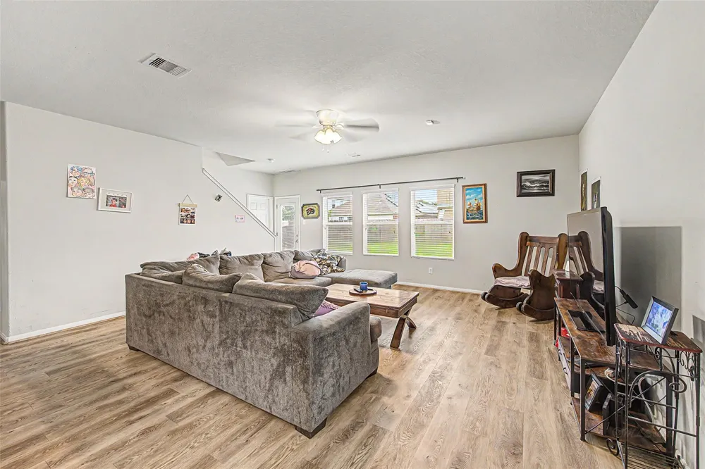 5006 Forest Hurst Glen Spring, TX 77373